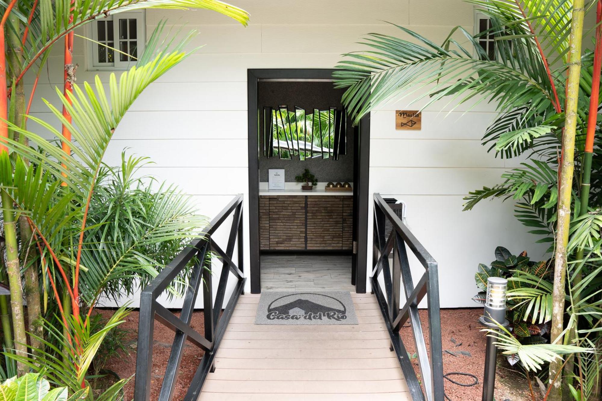 Hotel Boutique Casa Del Rio La Fortuna Bagian luar foto